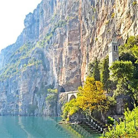 - Refugium La Forca - Ferienwohnung Alessandro Am Gardasee Mieten Lägenhet Tignale